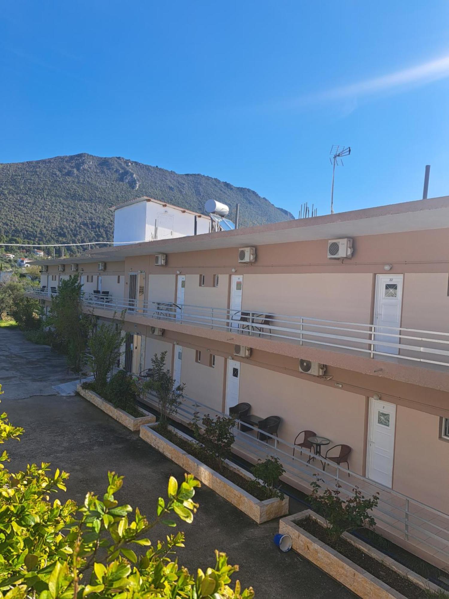Studios Mona Agios Georgios  Exterior photo